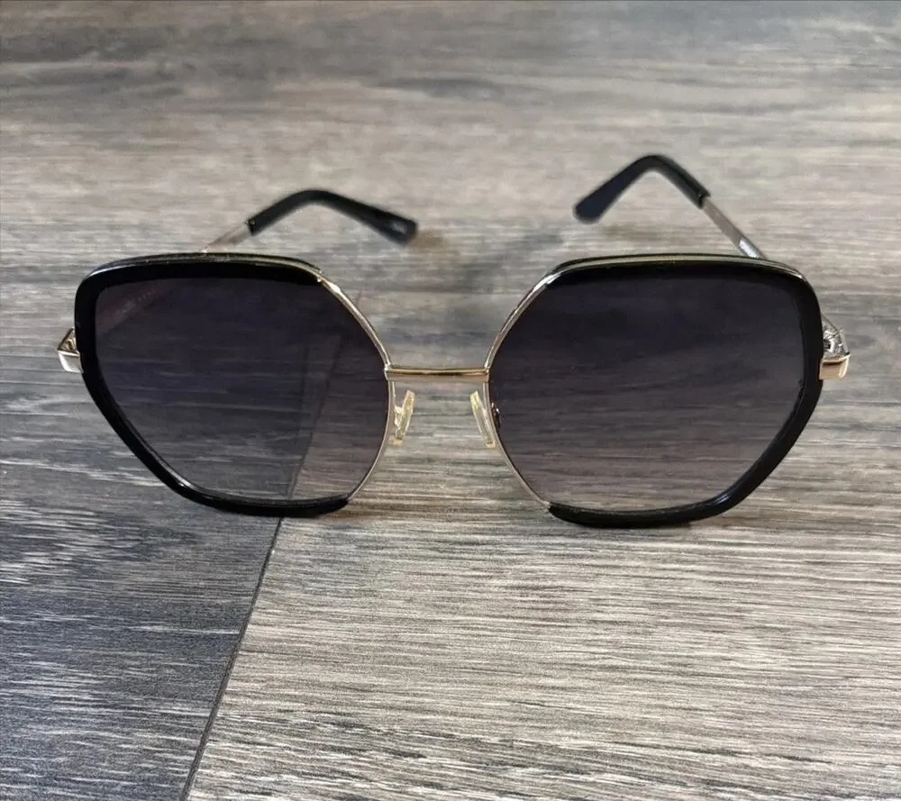 Nanette Lepore NN382 Geometric Sunglasses Black Gold Gradient UV400 Chic
